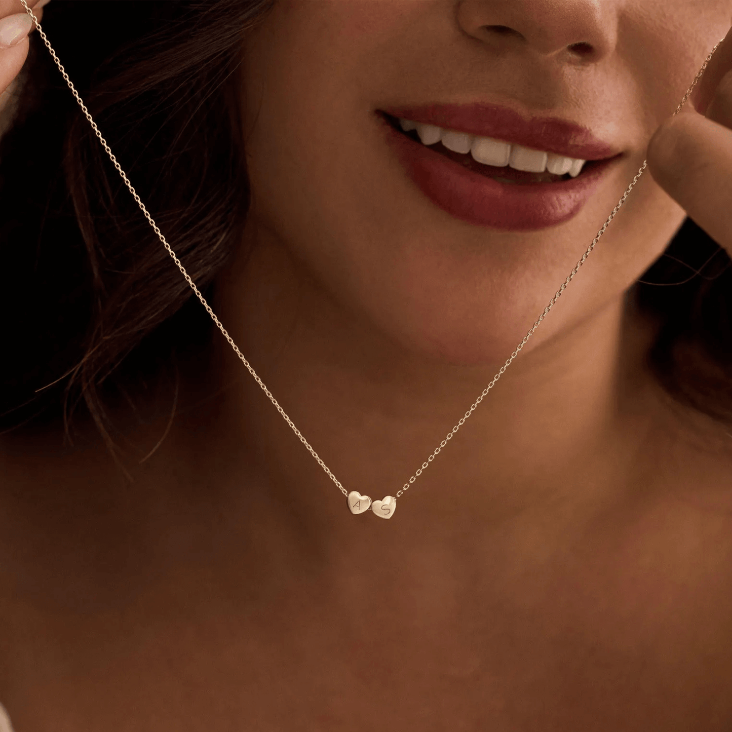Collar personalizado con iniciales en corazones