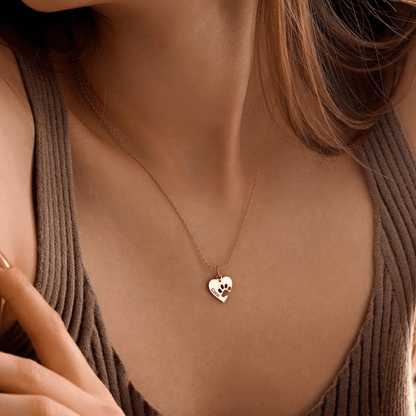 Collar personalizado con nombre y huellita en corazón