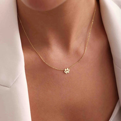 Collar personalizado con nombre y huellitas separadas
