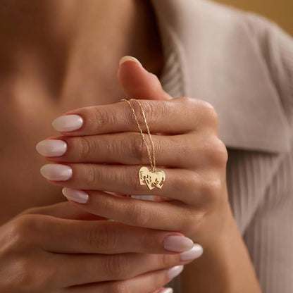 Collar personalizado con nombre y huellita en corazón