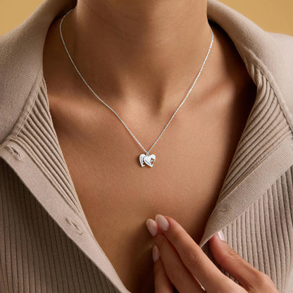 Collar personalizado con nombre y huellita en corazón