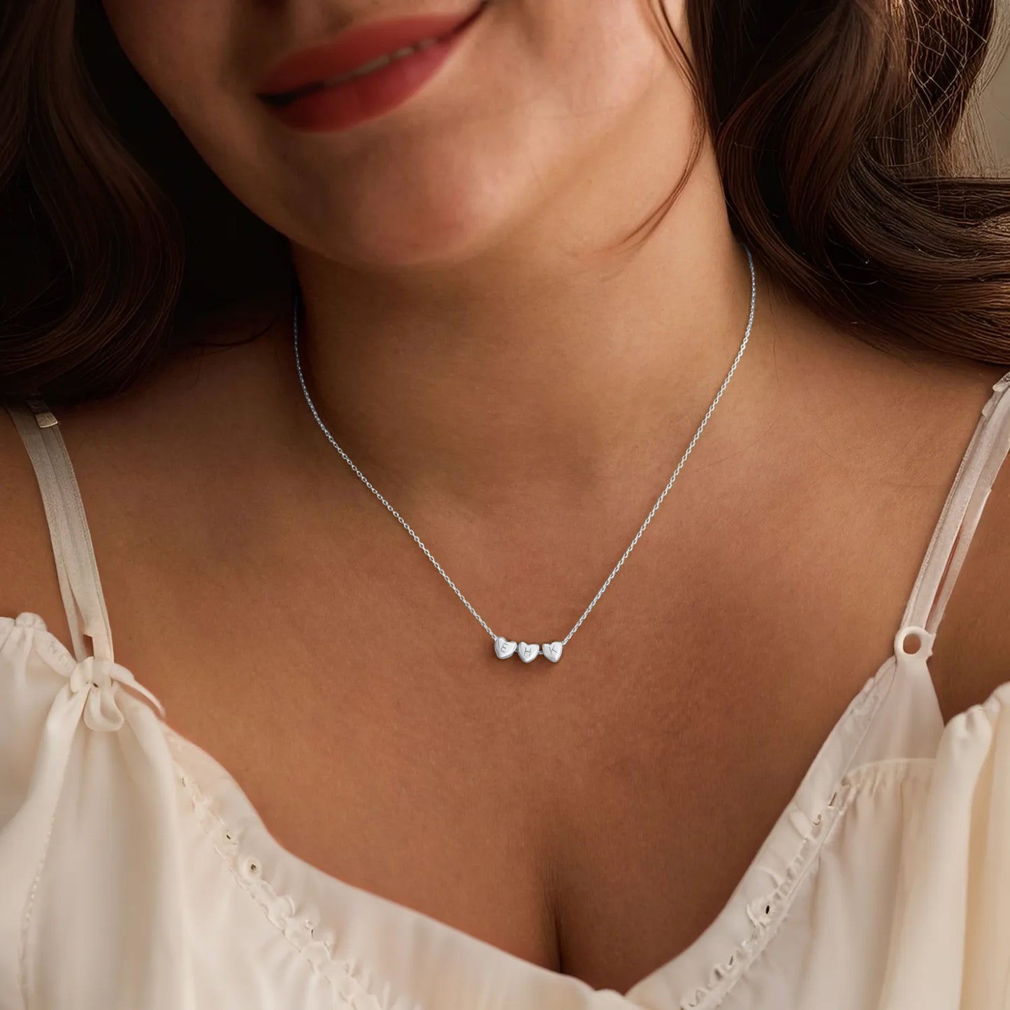 Collar personalizado con iniciales en corazones