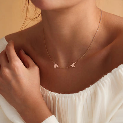 Collar personalizado con corazones grabados