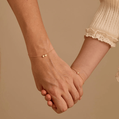 Pulsera personalizada con iniciales y corazones