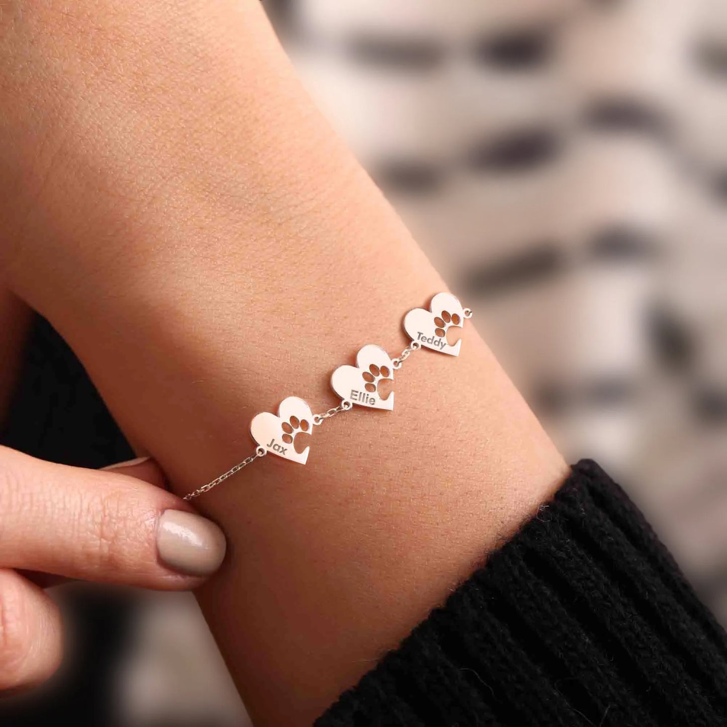 Pulsera personalizada con nombre y huellita en corazón